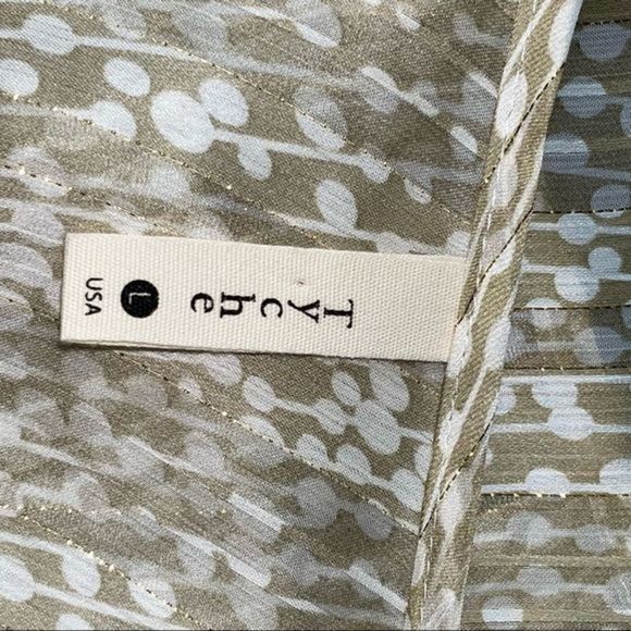 Tyche, Balloon Sleeve V-Neck Blouse - Picture 13 of 17